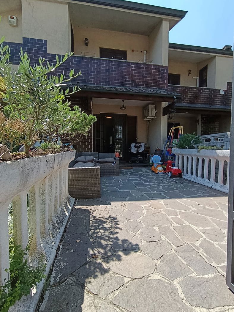 Casa indipendente con giardino a Pantigliate