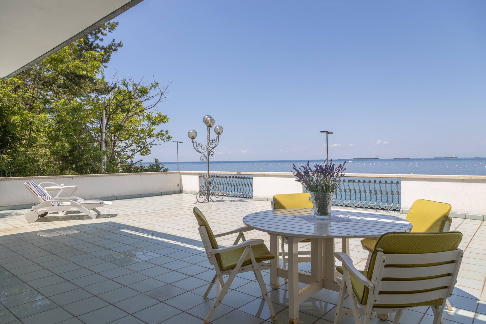 Villa con terrazzo, Muggia porto san rocco