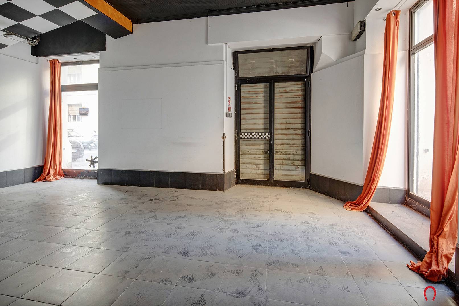 Locale con canna fumaria in vendita a Trieste, Pascoli - D'Annunzio Rossetti