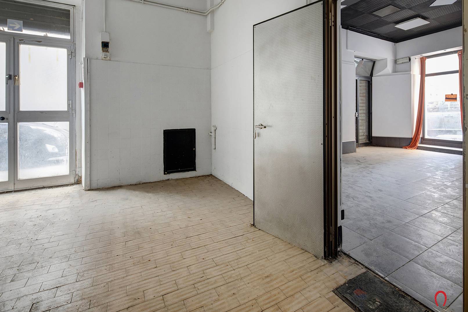 Locale con canna fumaria in vendita a Trieste, Pascoli - D'Annunzio Rossetti