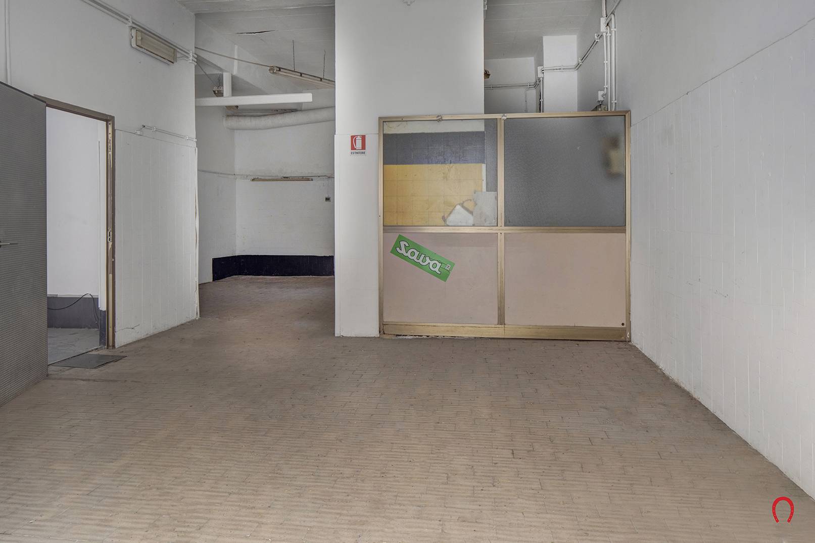 Locale con canna fumaria in vendita a Trieste, Pascoli - D'Annunzio Rossetti