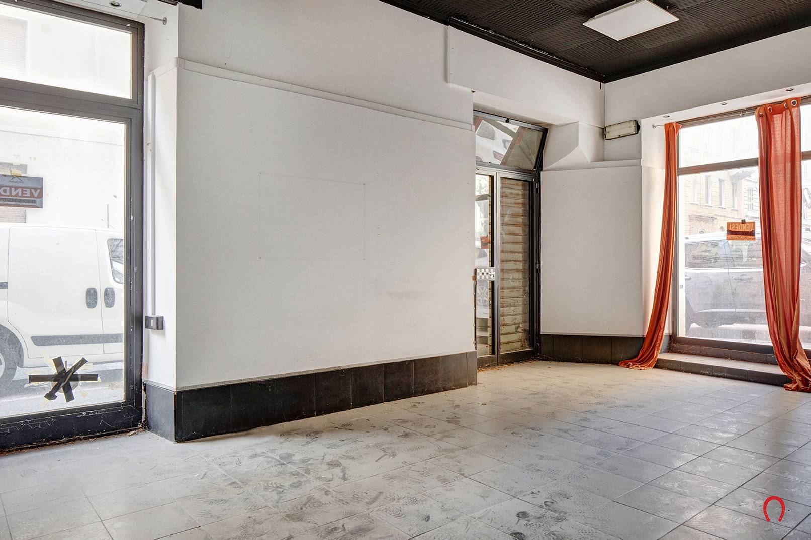 Locale con canna fumaria in vendita a Trieste, Pascoli - D'Annunzio Rossetti