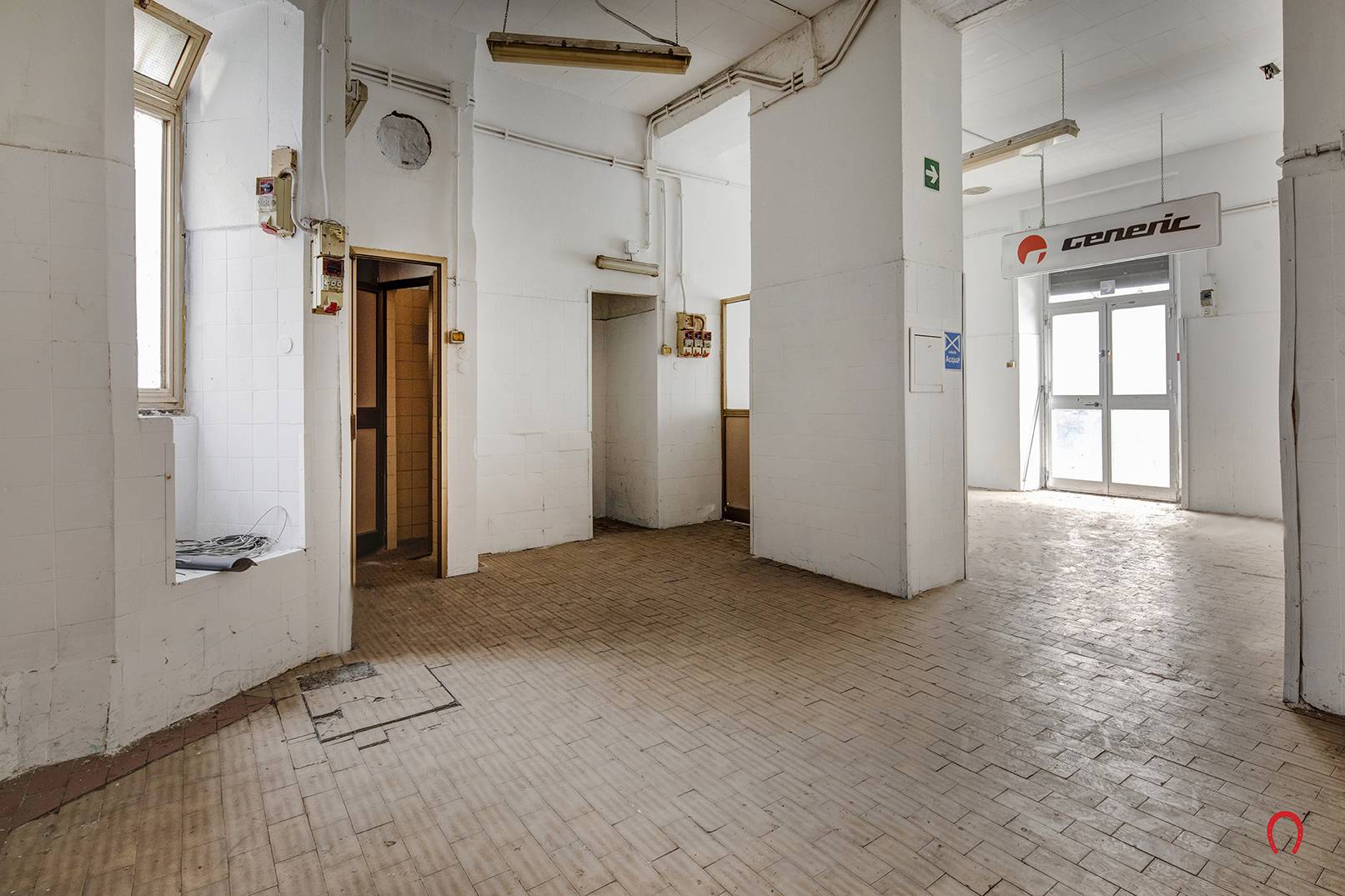 Locale con canna fumaria in vendita a Trieste, Pascoli - D'Annunzio Rossetti