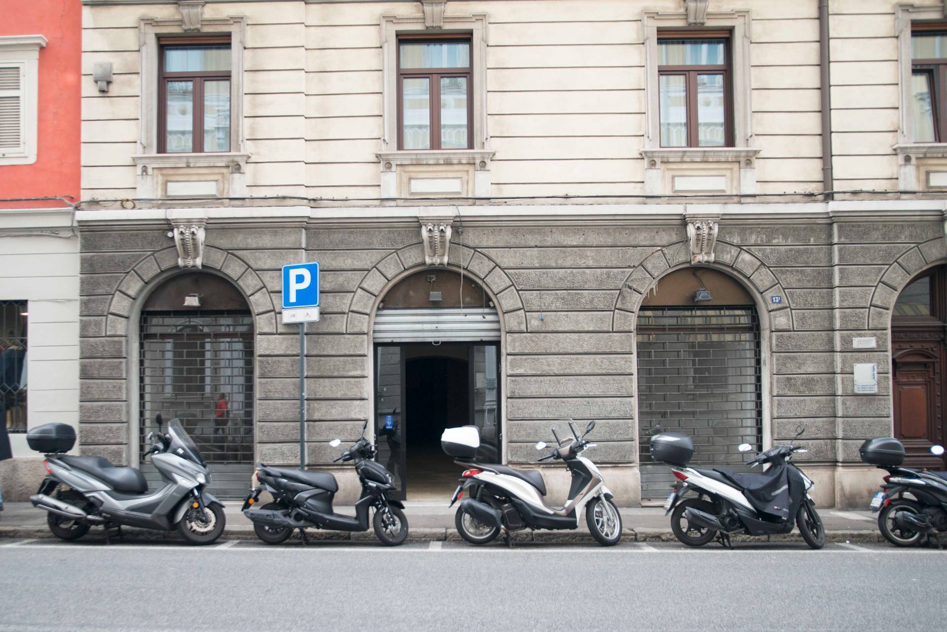 3 vetrine in affitto a Trieste, Borgo Teresiano