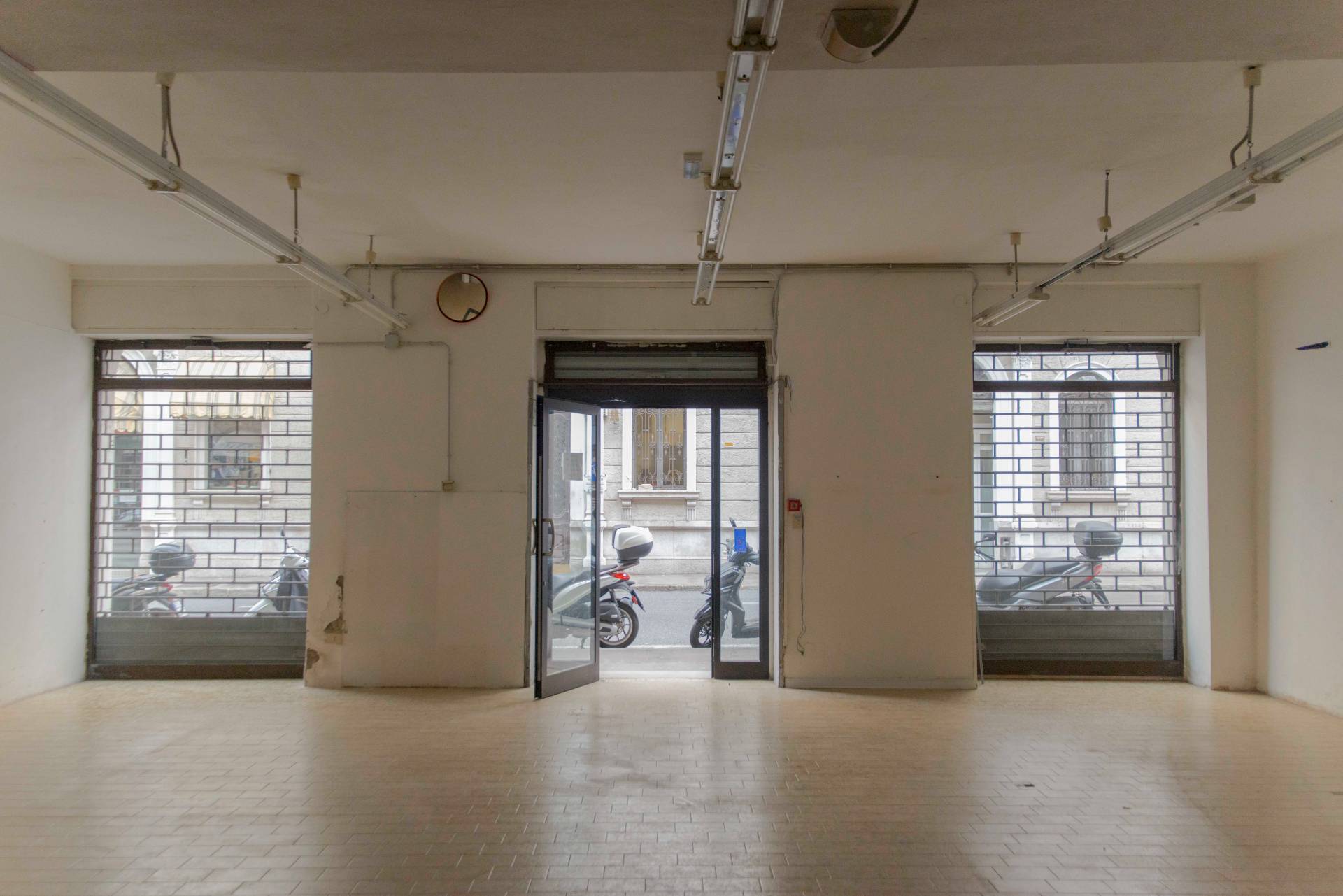 3 vetrine in affitto a Trieste, Borgo Teresiano