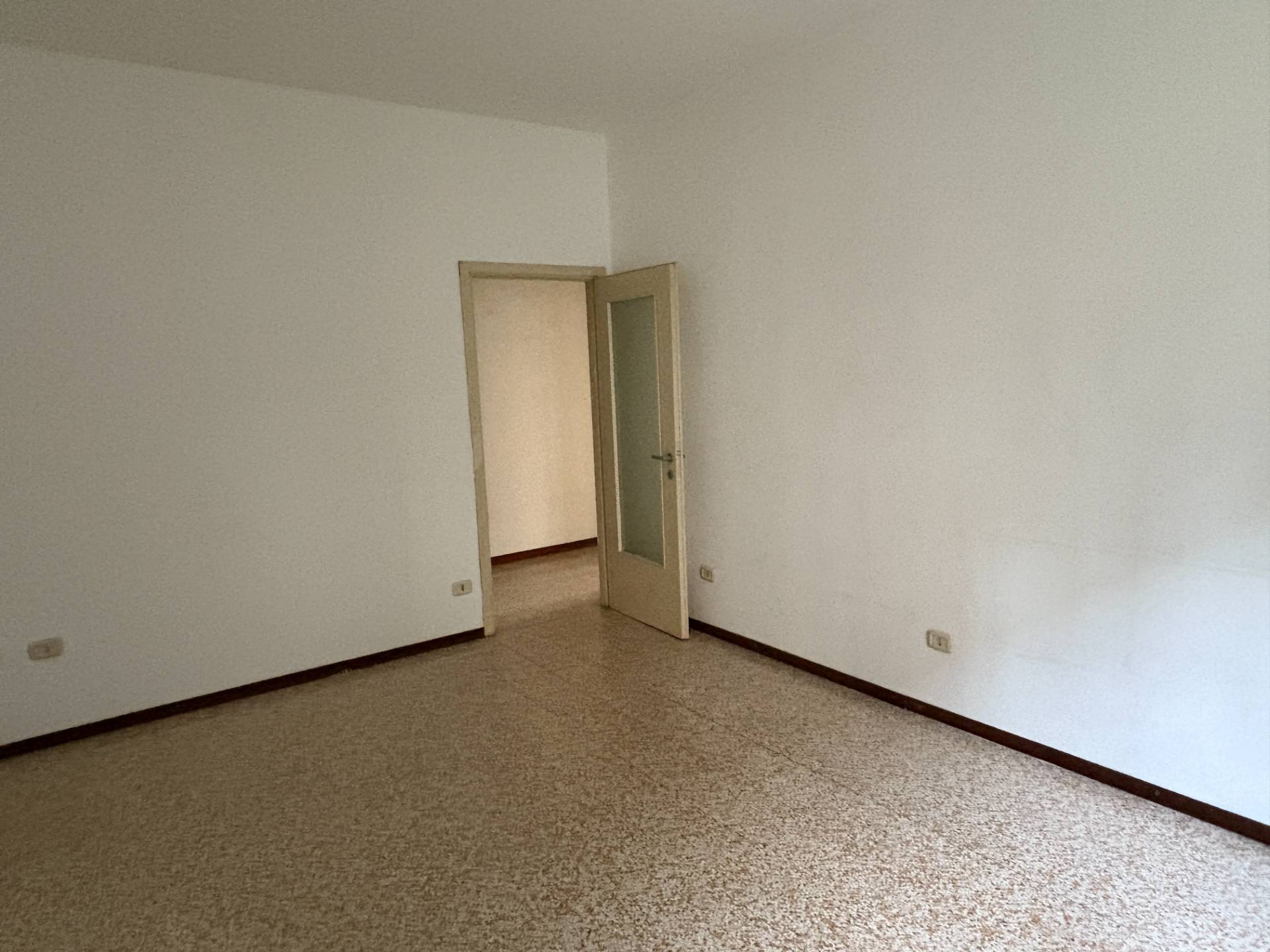 Trilocale con box in vendita a Rho