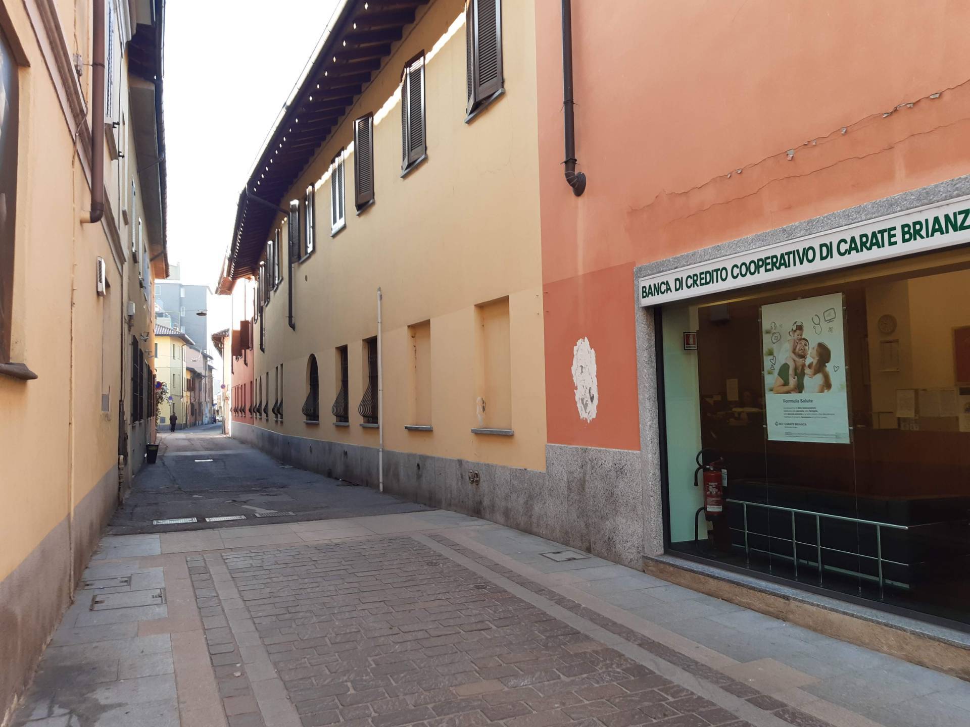 Box o garage in vendita a Rho