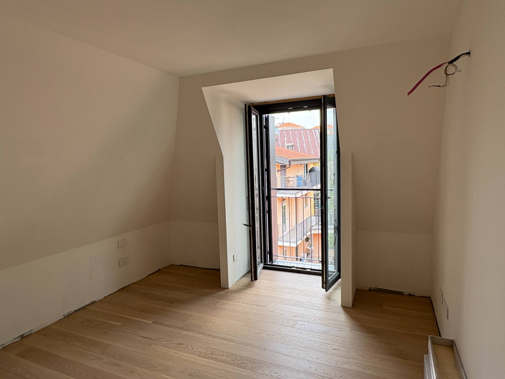 TRILOCALE ULTIMO PIANO. NUOVA COSTRUZIONE in vendita a Milano, Rembrandt