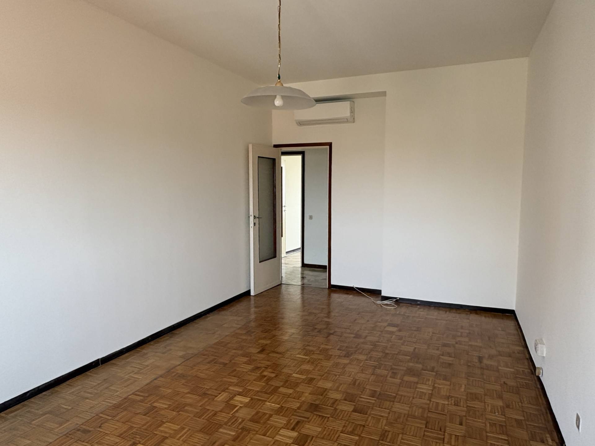 TRILOCALE PIANO ALTO in vendita a Rho