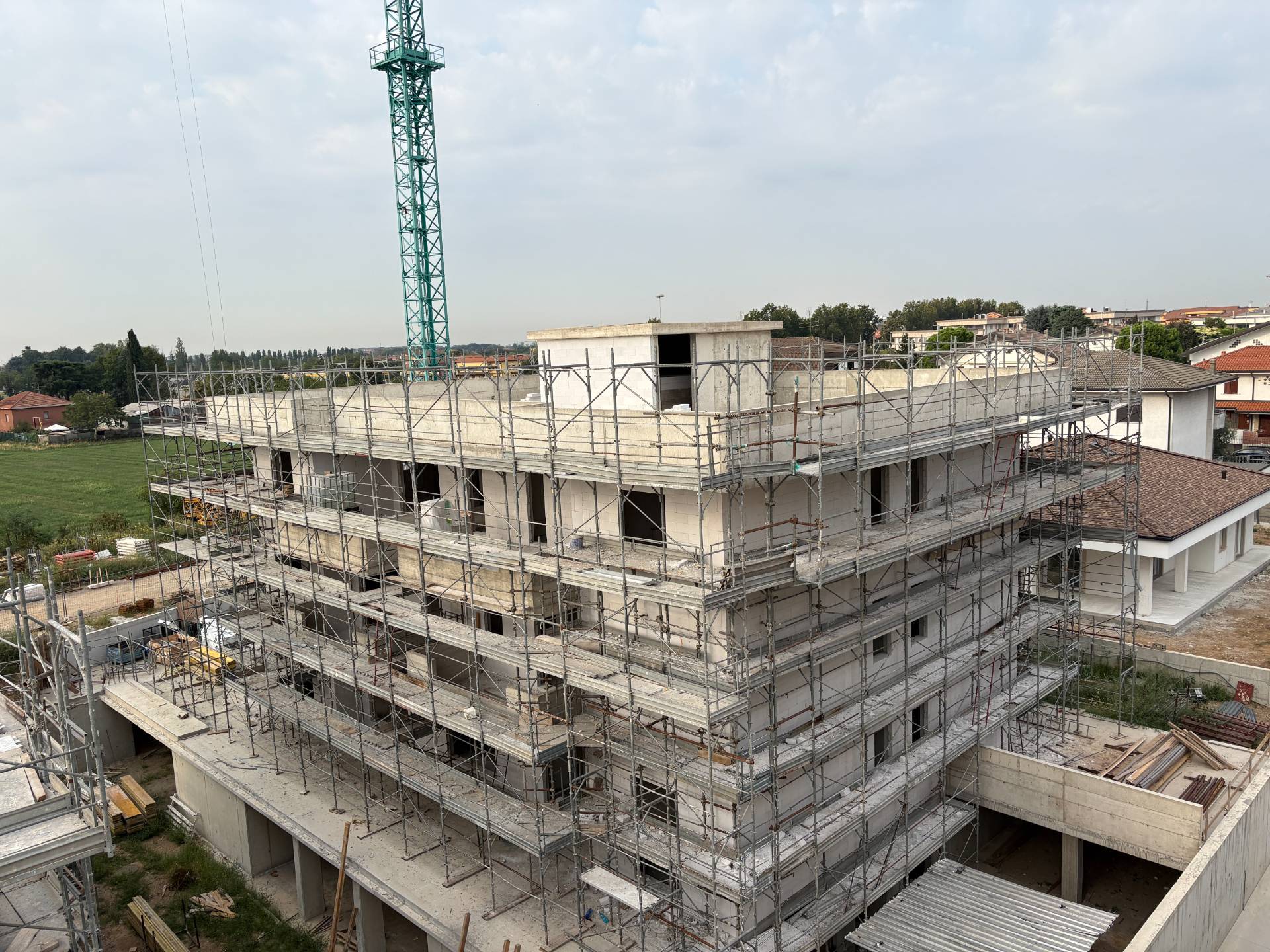 Trilocale con terrazzo. in vendita a Lainate, Pagliera