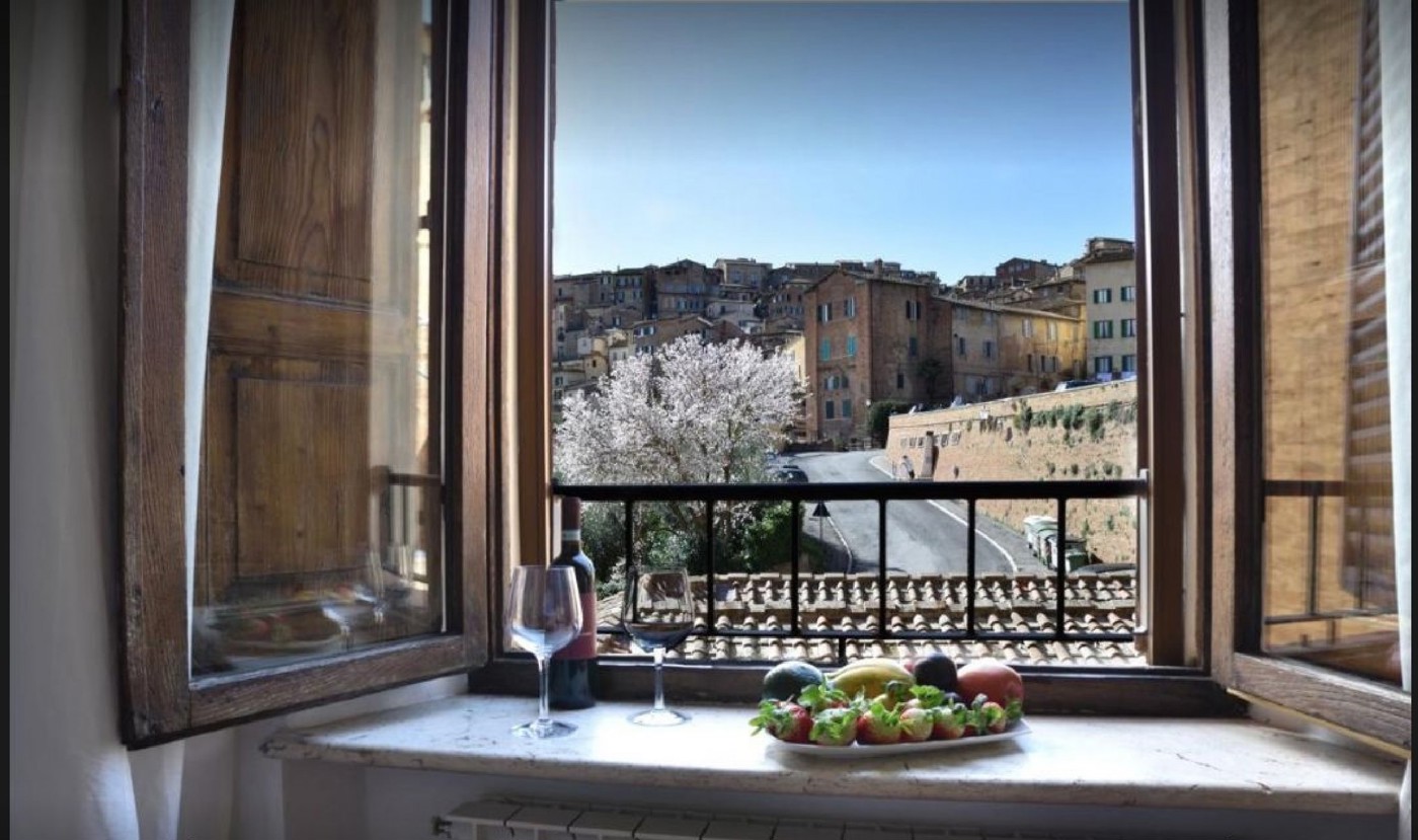 Bilocale arredato in affitto a Siena