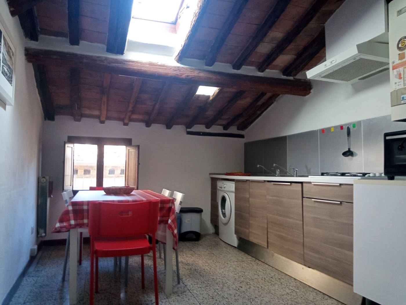 Trilocale arredato in affitto a Siena