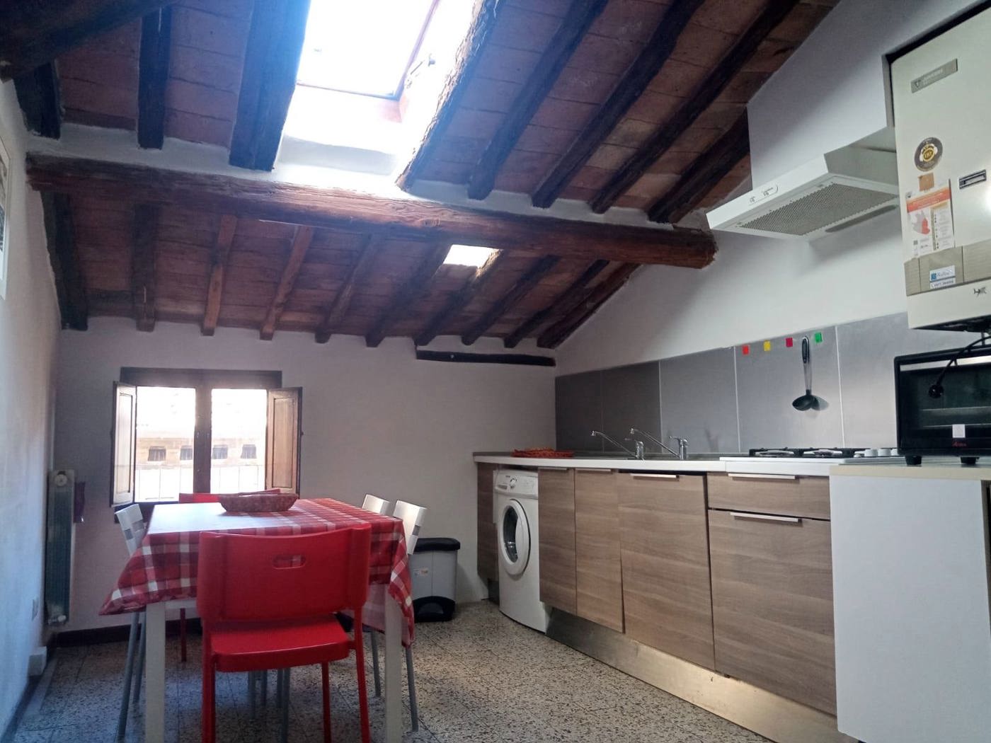 Trilocale arredato in affitto a Siena