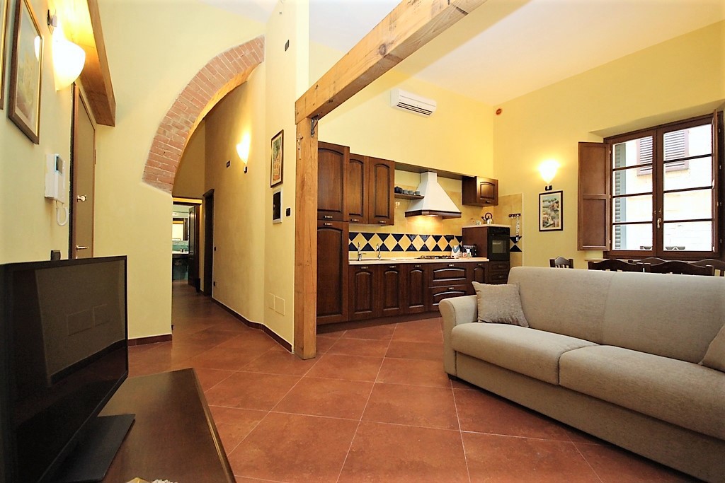 Trilocale arredato in affitto a Siena