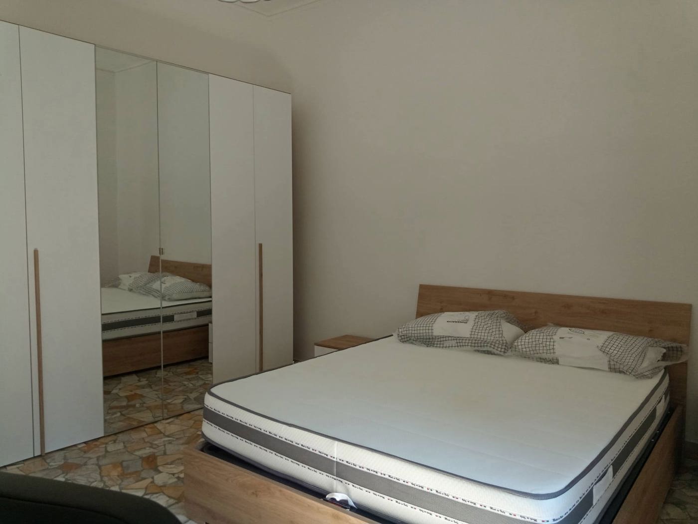 Monolocale arredato in affitto a Siena