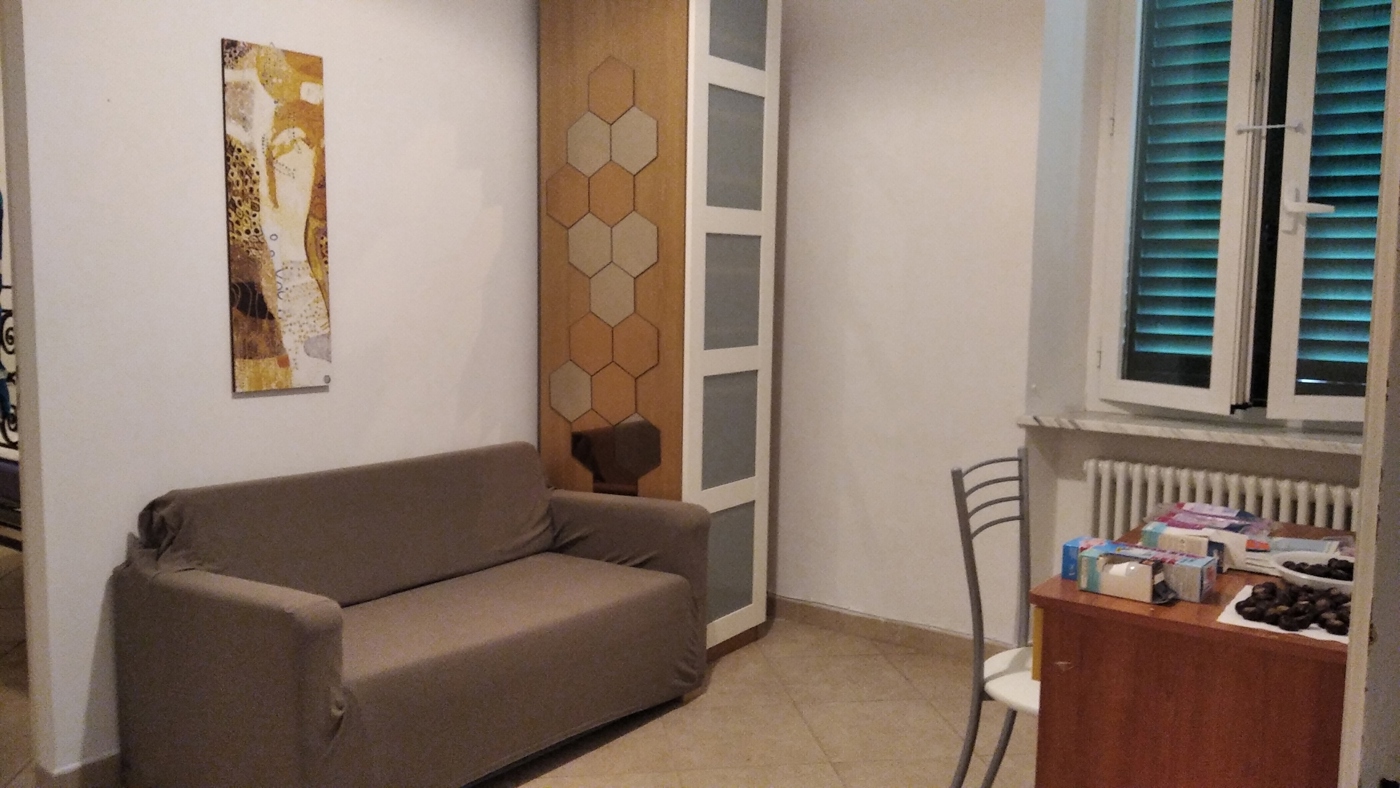 Monolocale arredato in affitto a Siena