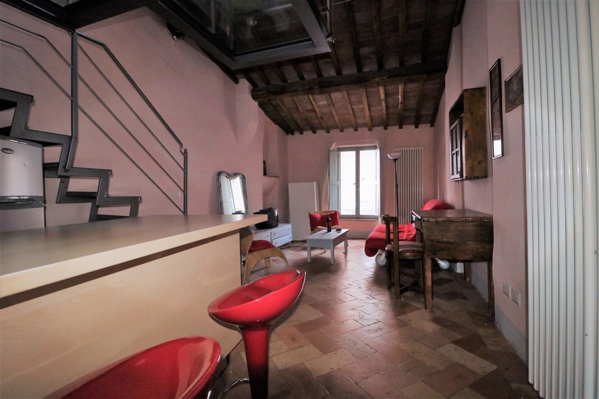 Bilocale arredato in affitto a Siena