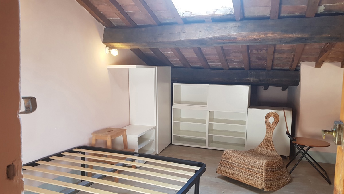 Bilocale arredato in affitto a Siena