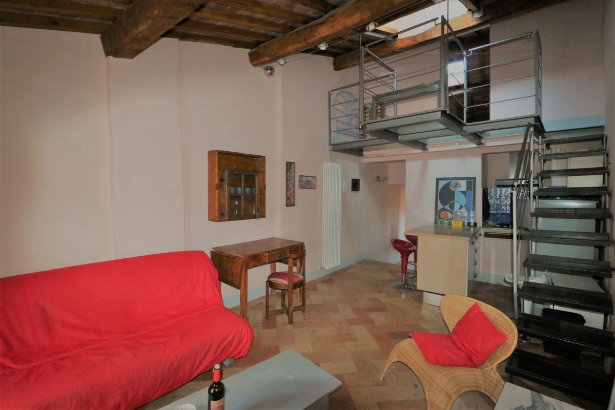 Bilocale arredato in affitto a Siena