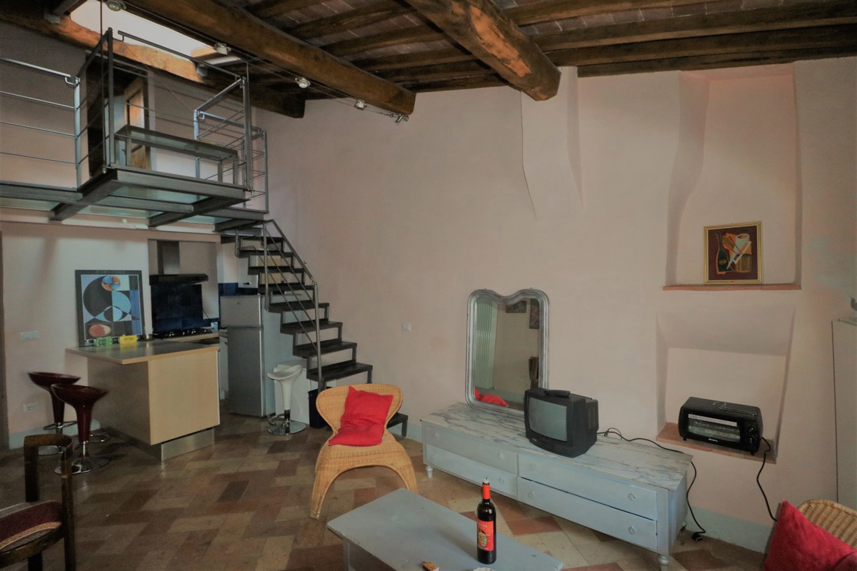 Bilocale arredato in affitto a Siena