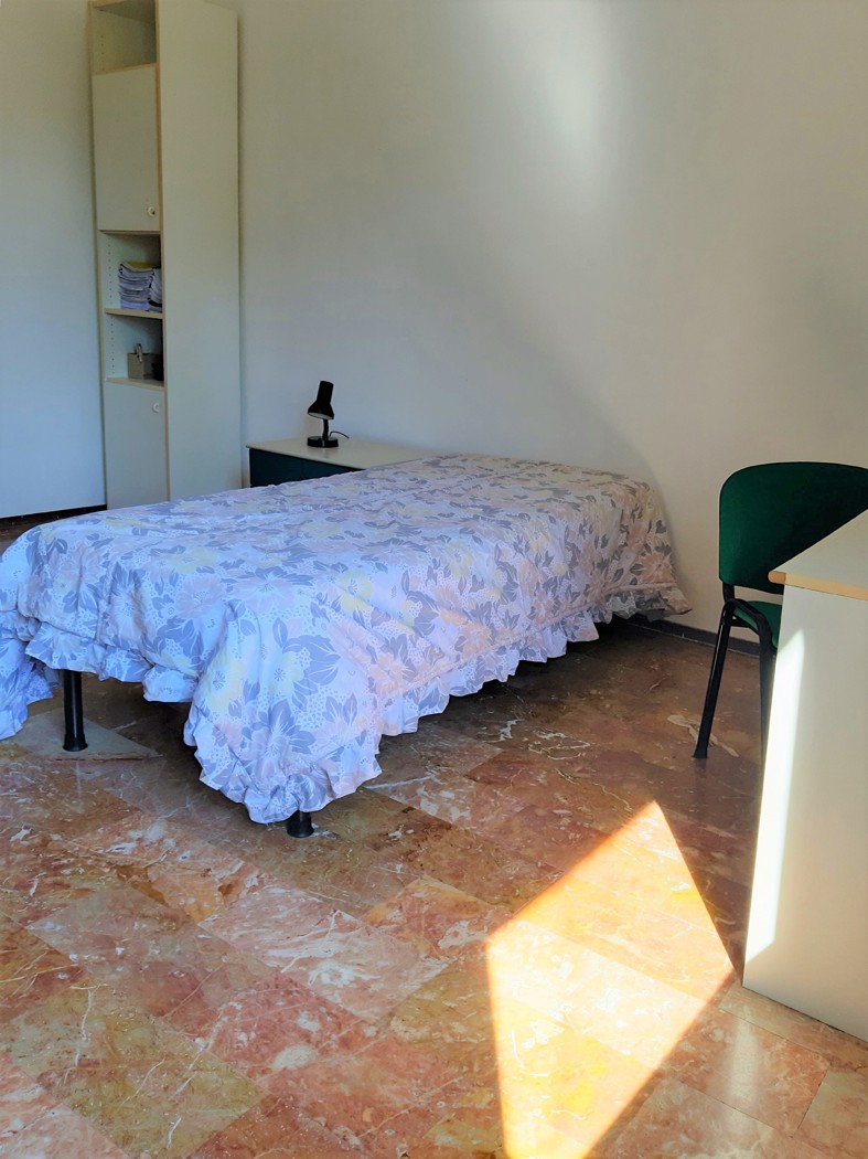Monolocale arredato in affitto a Siena