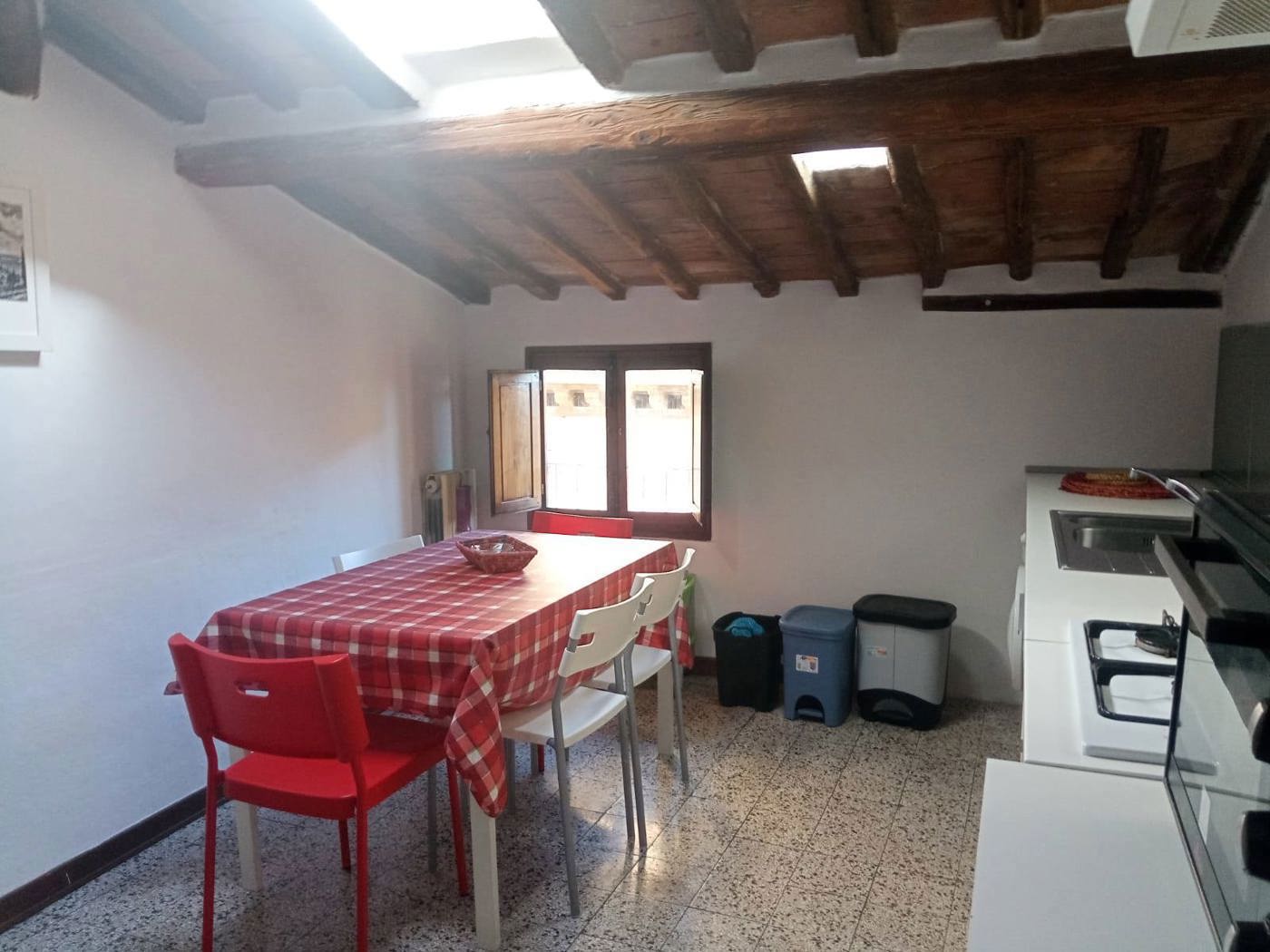 Trilocale arredato in affitto a Siena