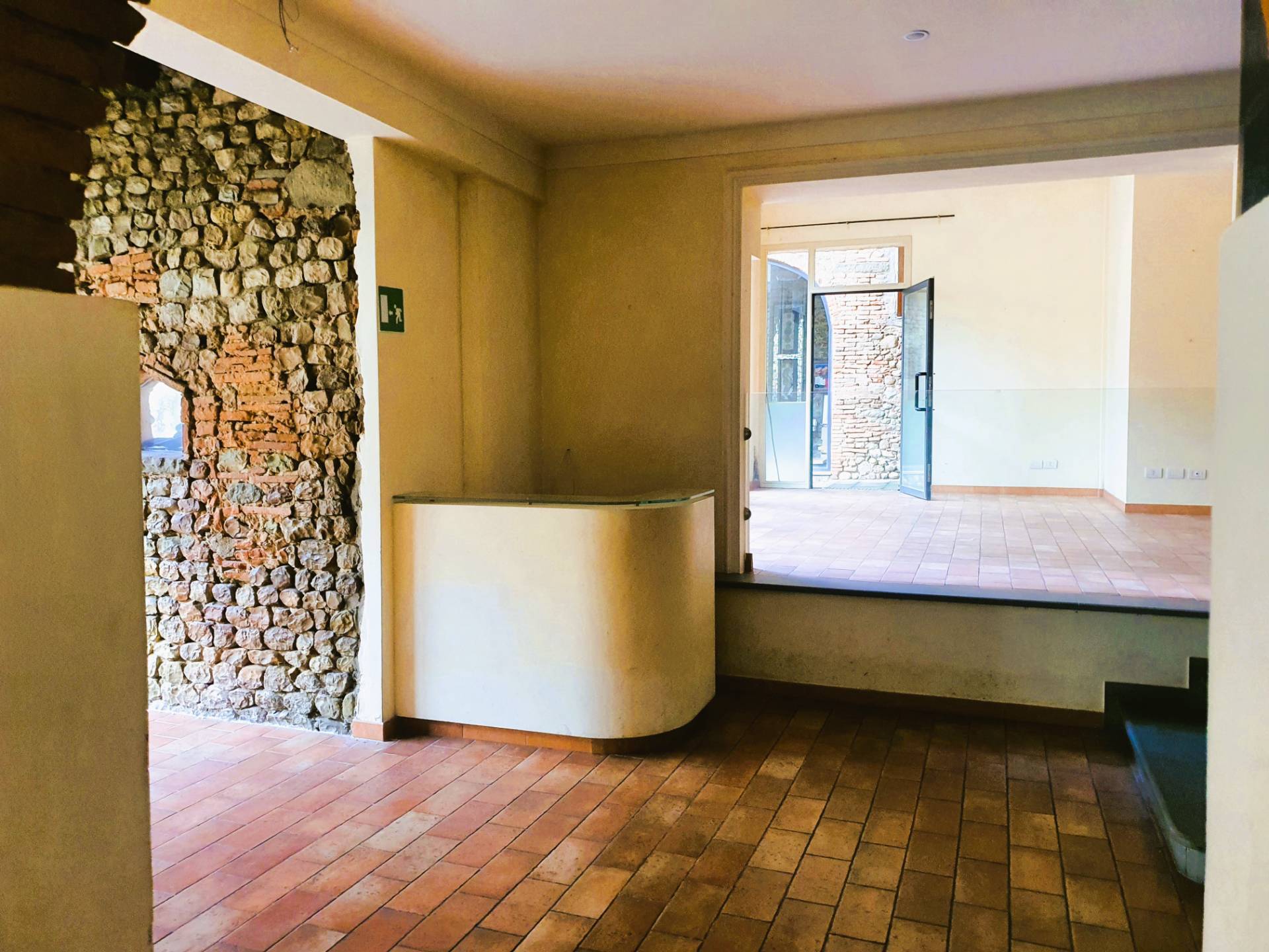 Fondo Commerciale in affitto a Montelupo Fiorentino