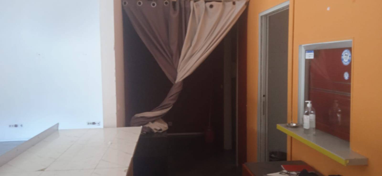 Fondo Commerciale in affitto a Firenze