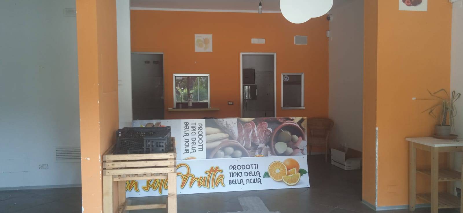 Fondo Commerciale in affitto a Firenze