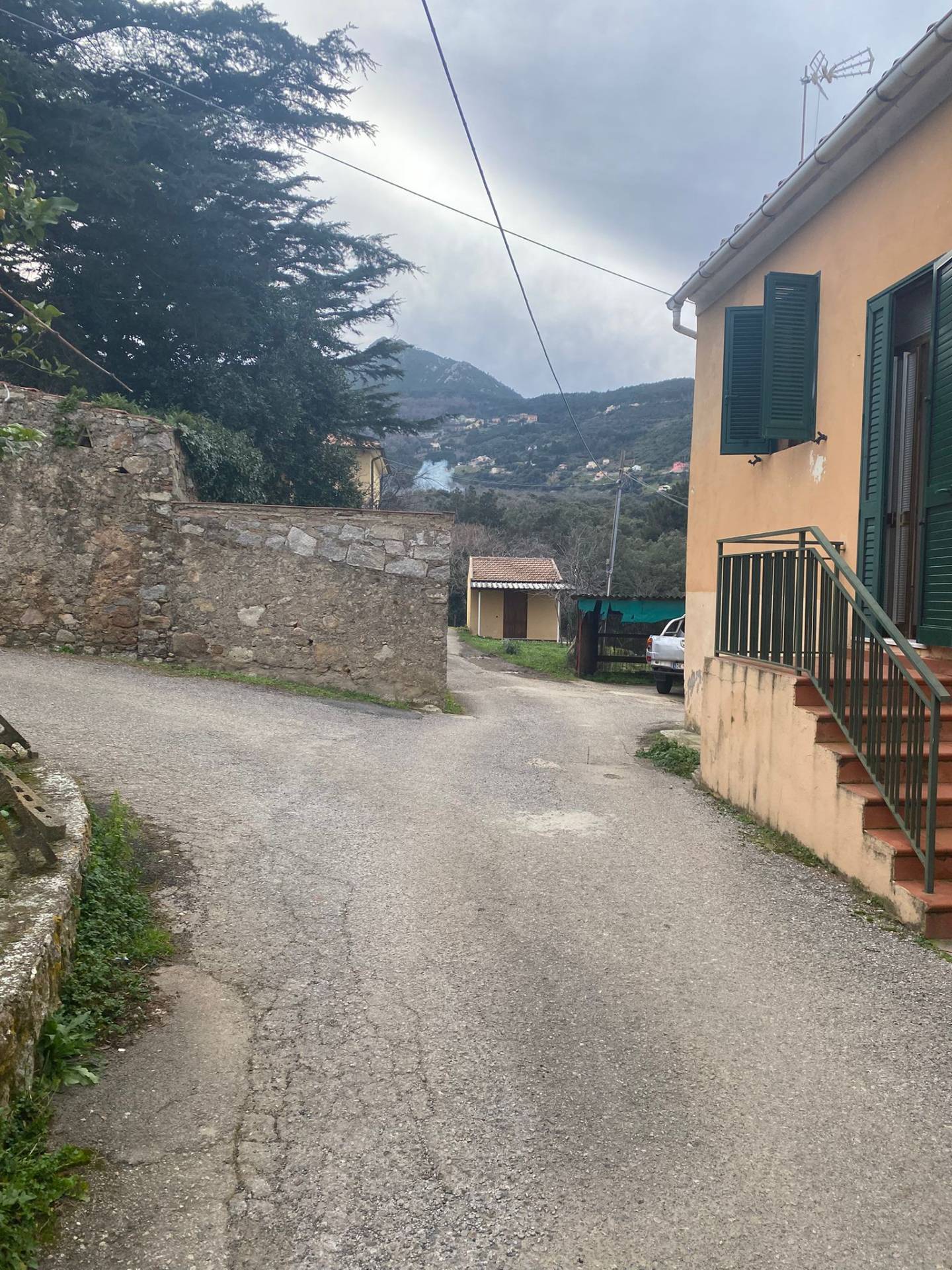 Garage/Box/Cantina/Posto Auto in vendita a Marciana