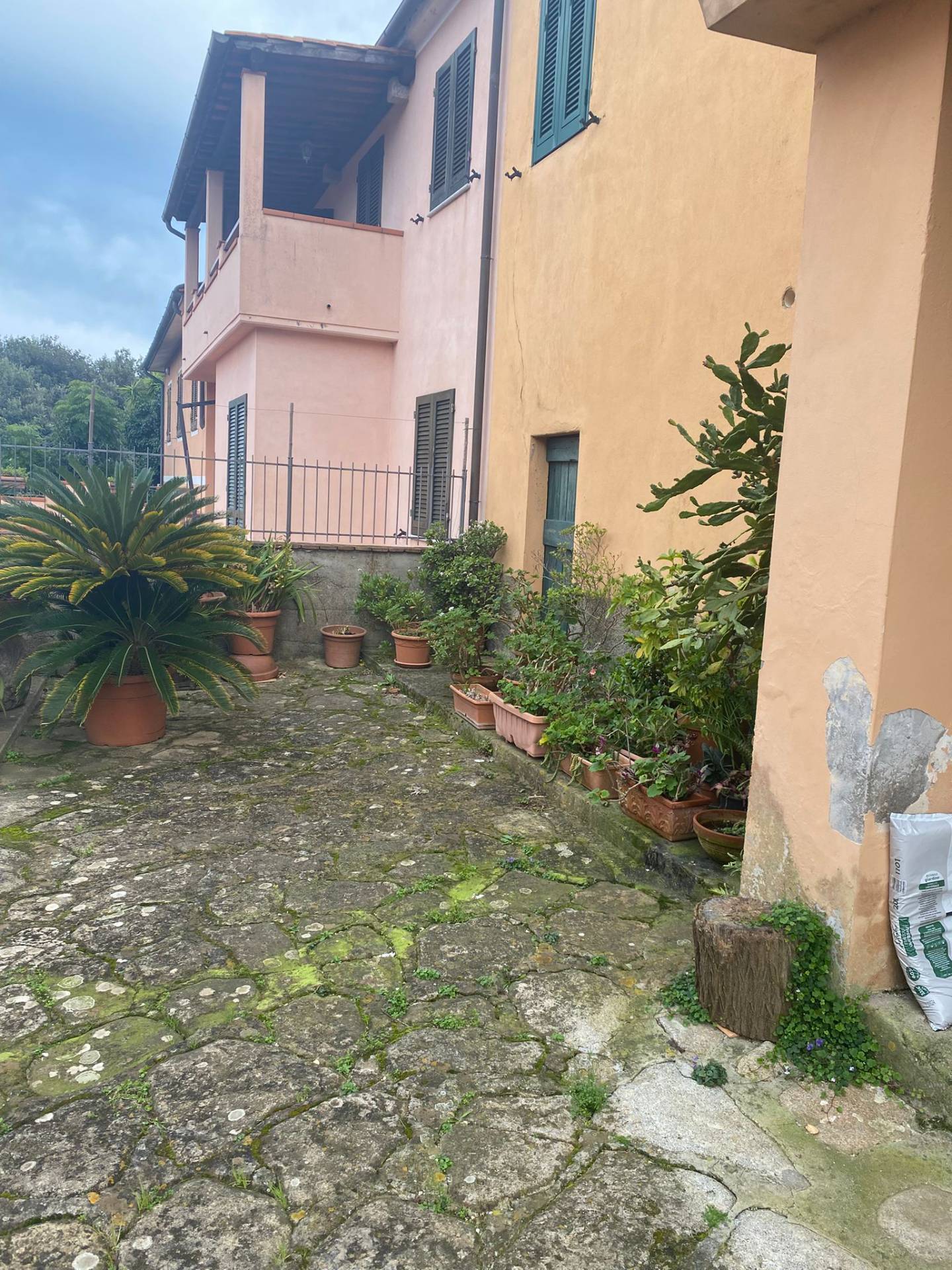 Garage/Box/Cantina/Posto Auto in vendita a Marciana