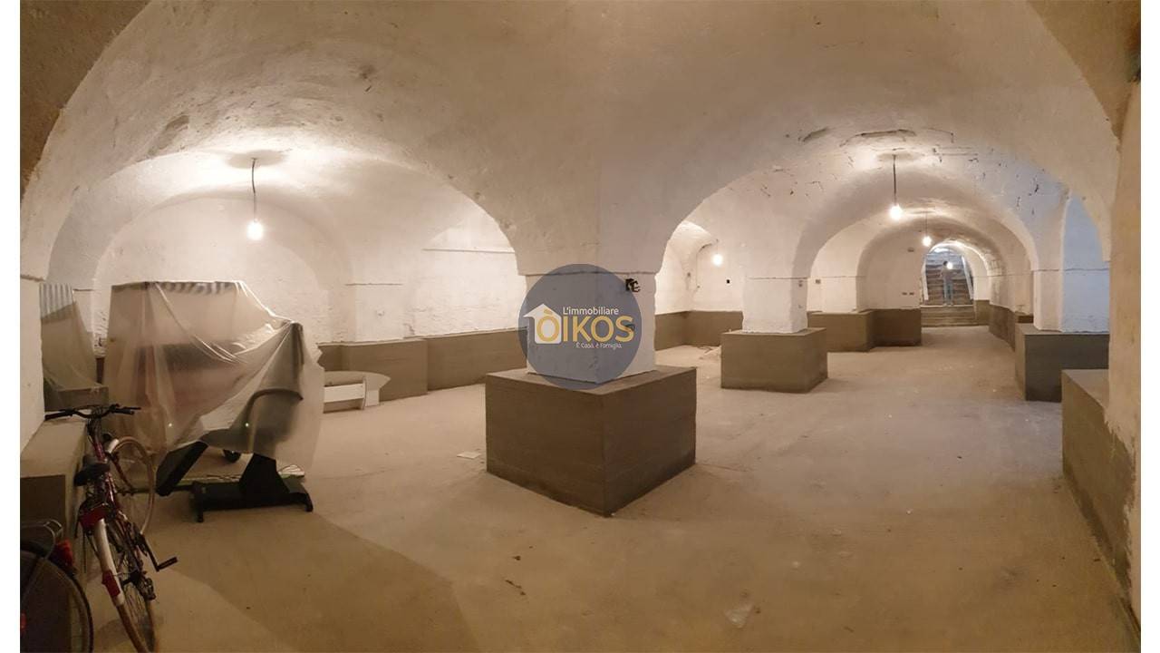 Rimessa in vendita a Monopoli