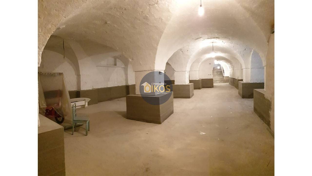 Rimessa in vendita a Monopoli