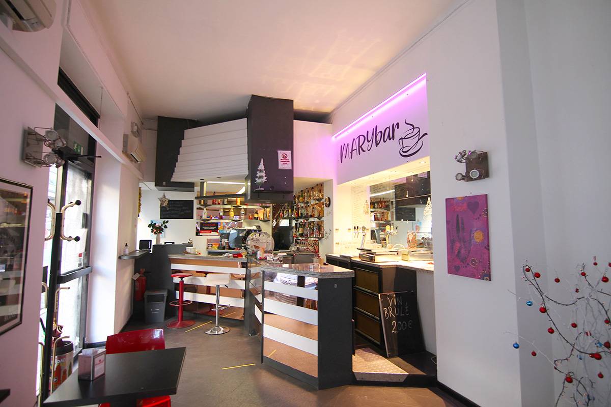 Locale commerciale in vendita a Trieste, Centro