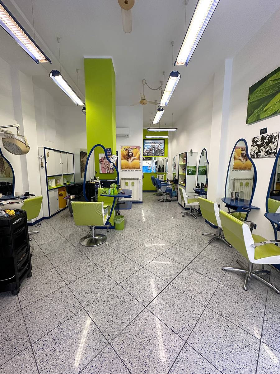 Locale commerciale in affitto a Trieste, Semicentro