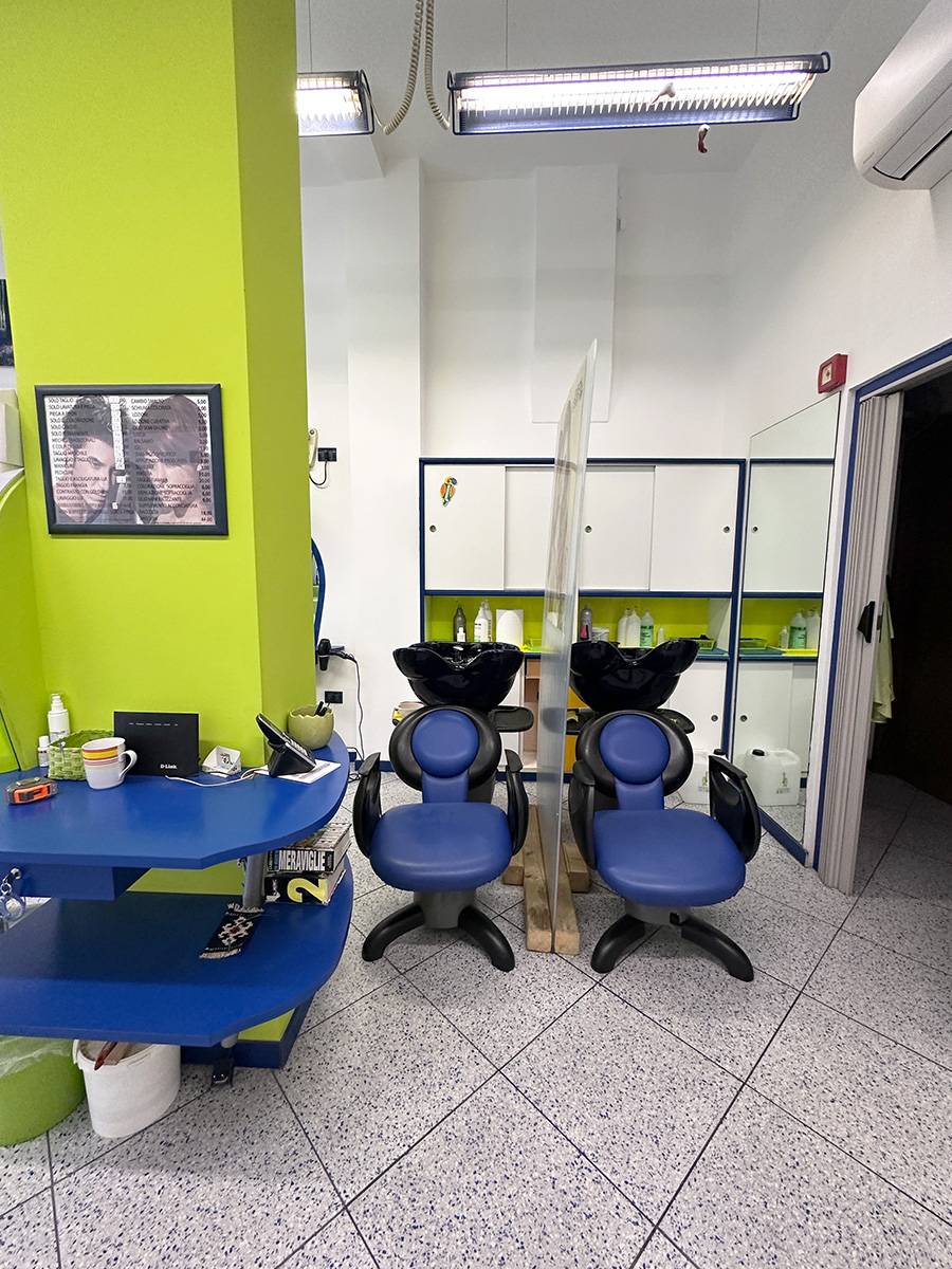 Locale commerciale in affitto a Trieste, Semicentro