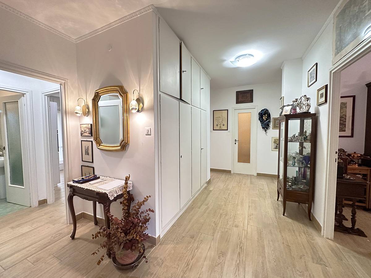 Appartamento in vendita a Trieste, Centro