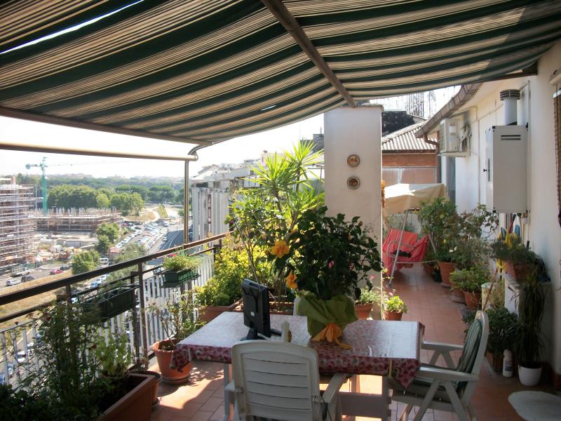 CAMERE (SOLO AFFITTO) in affitto a Roma, Ardeatino/Colombo/Garbatella