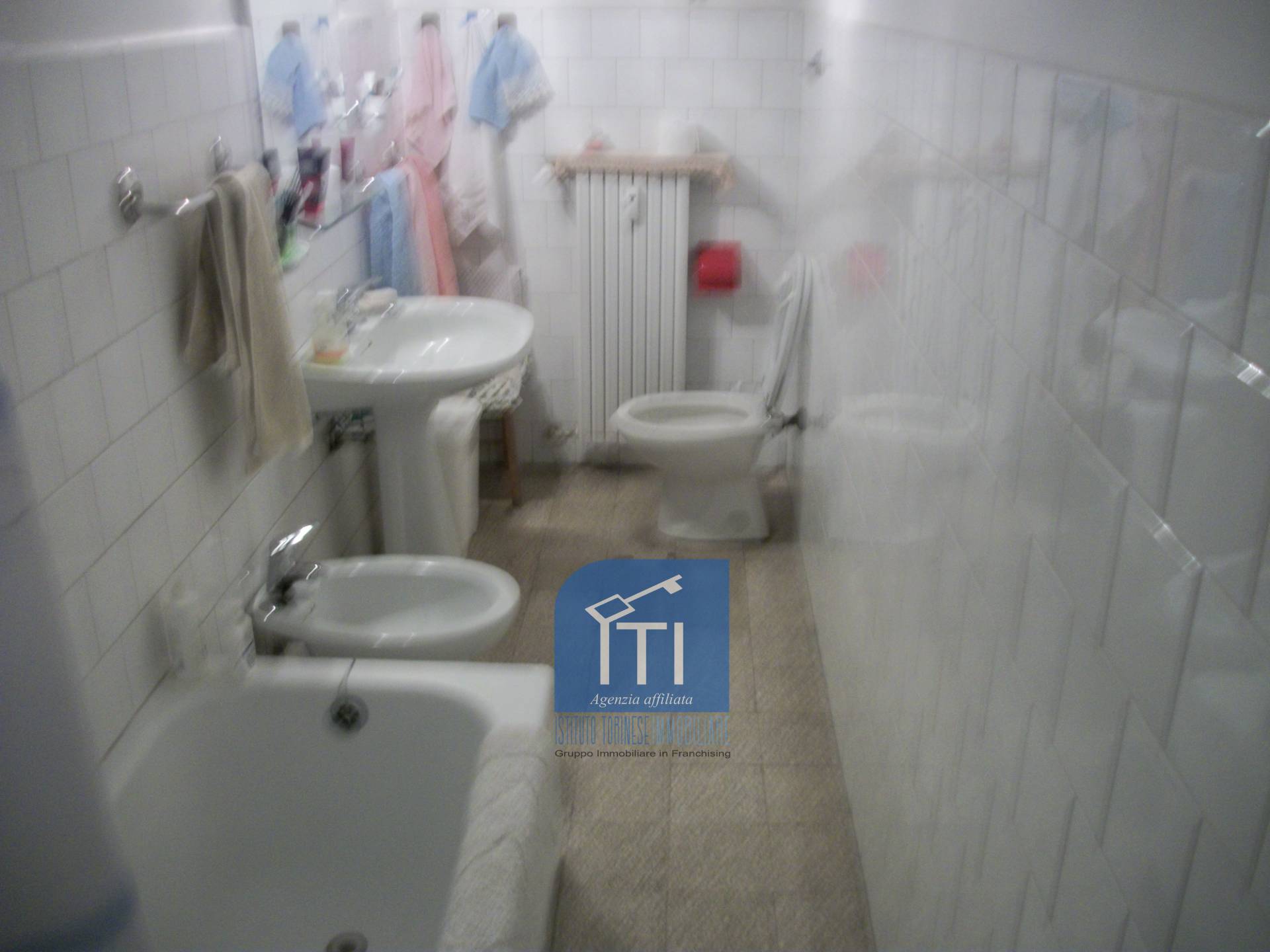 CAMERE (SOLO AFFITTO) in affitto a Roma, Eur/Laurentino/Montagnola/Fonte Meravigliosa