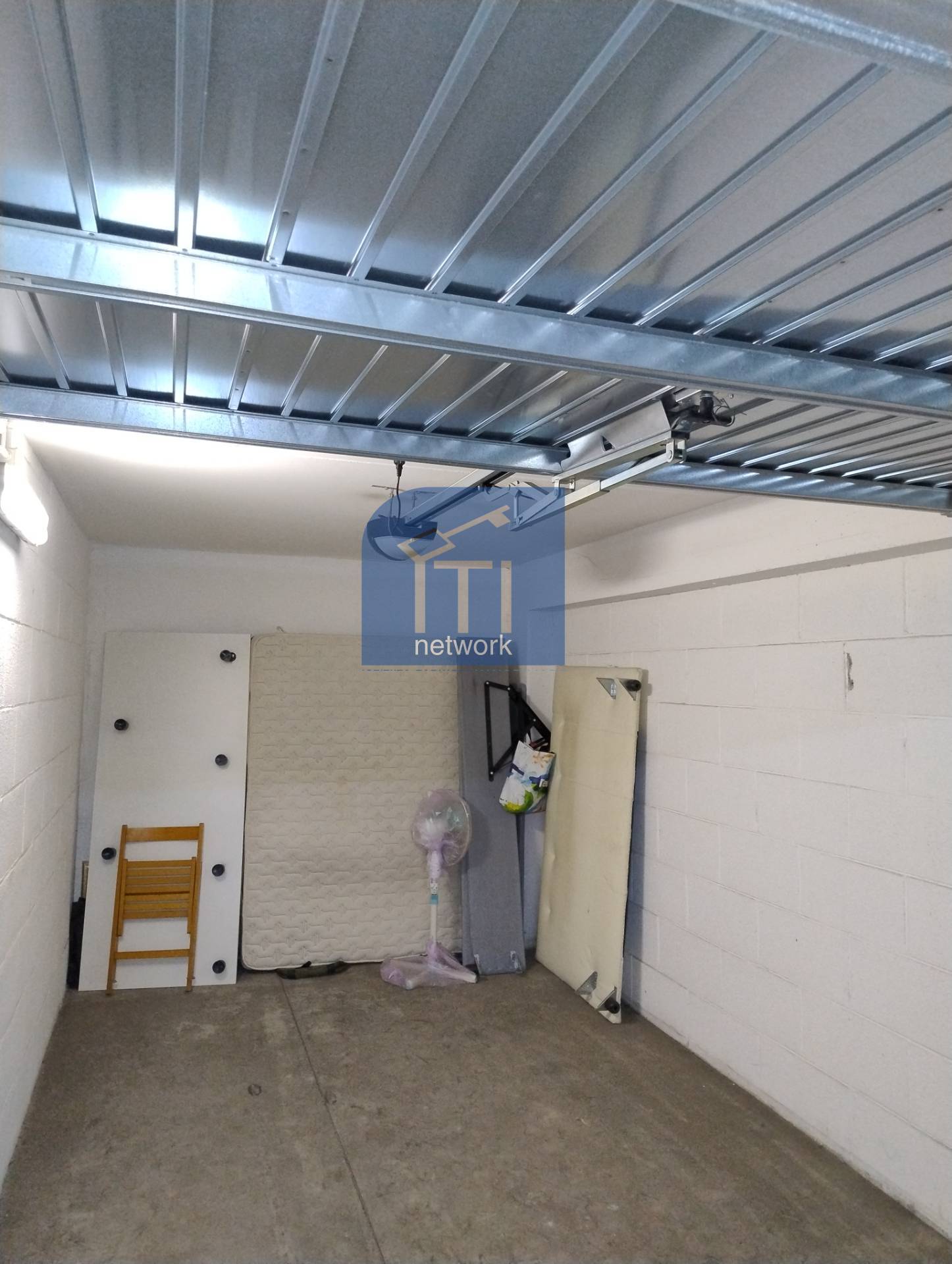 GARAGE/BOX in vendita a Roma, Ardeatino/Colombo/Garbatella