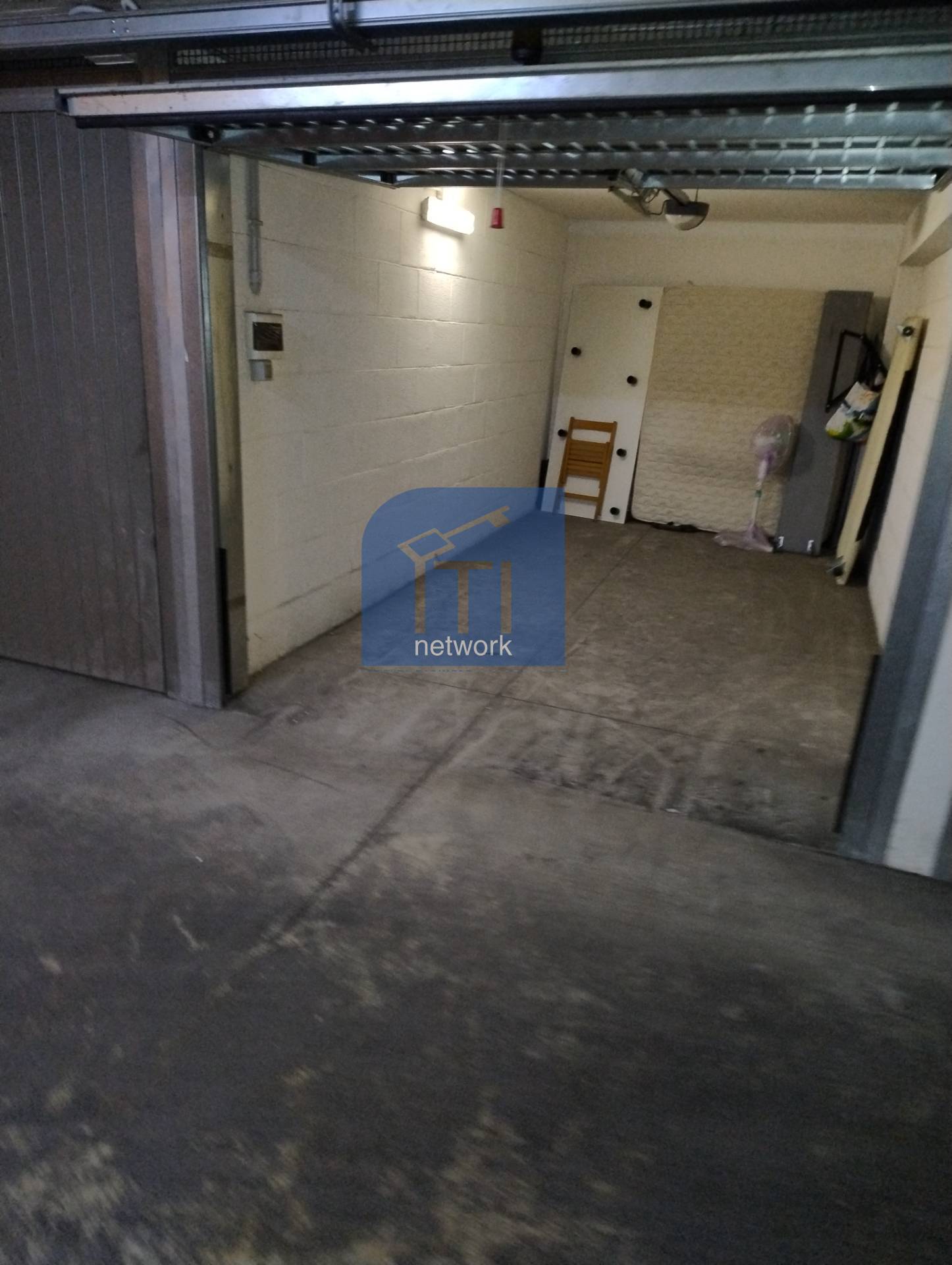 GARAGE/BOX in vendita a Roma, Ardeatino/Colombo/Garbatella