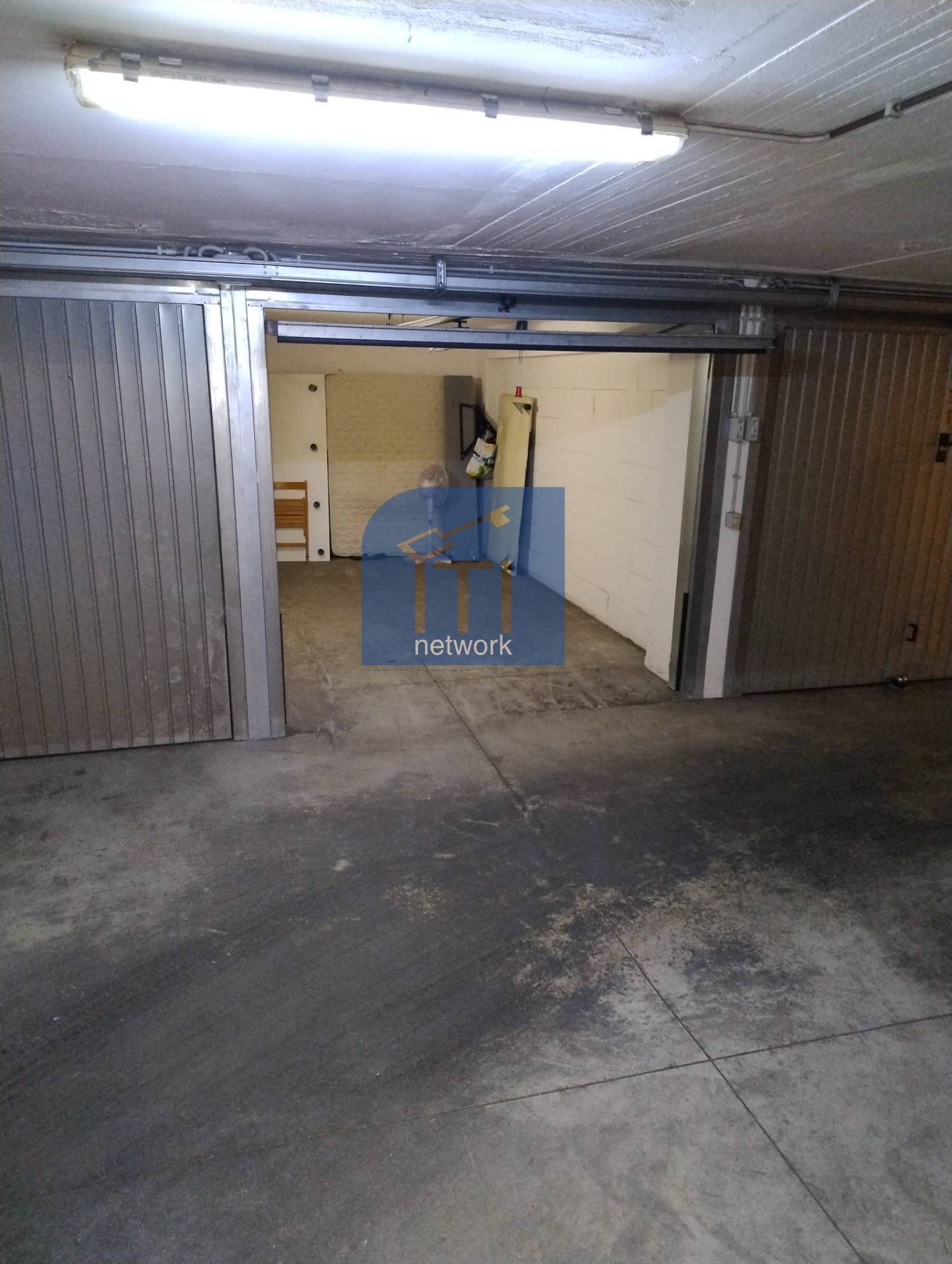 GARAGE/BOX in vendita a Roma, Ardeatino/Colombo/Garbatella