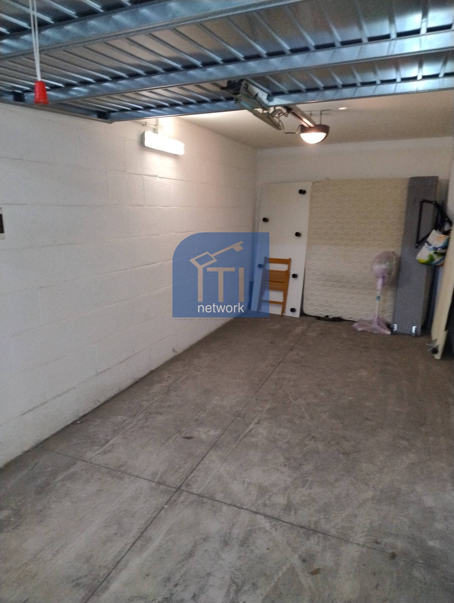 GARAGE/BOX in vendita a Roma, Ardeatino/Colombo/Garbatella