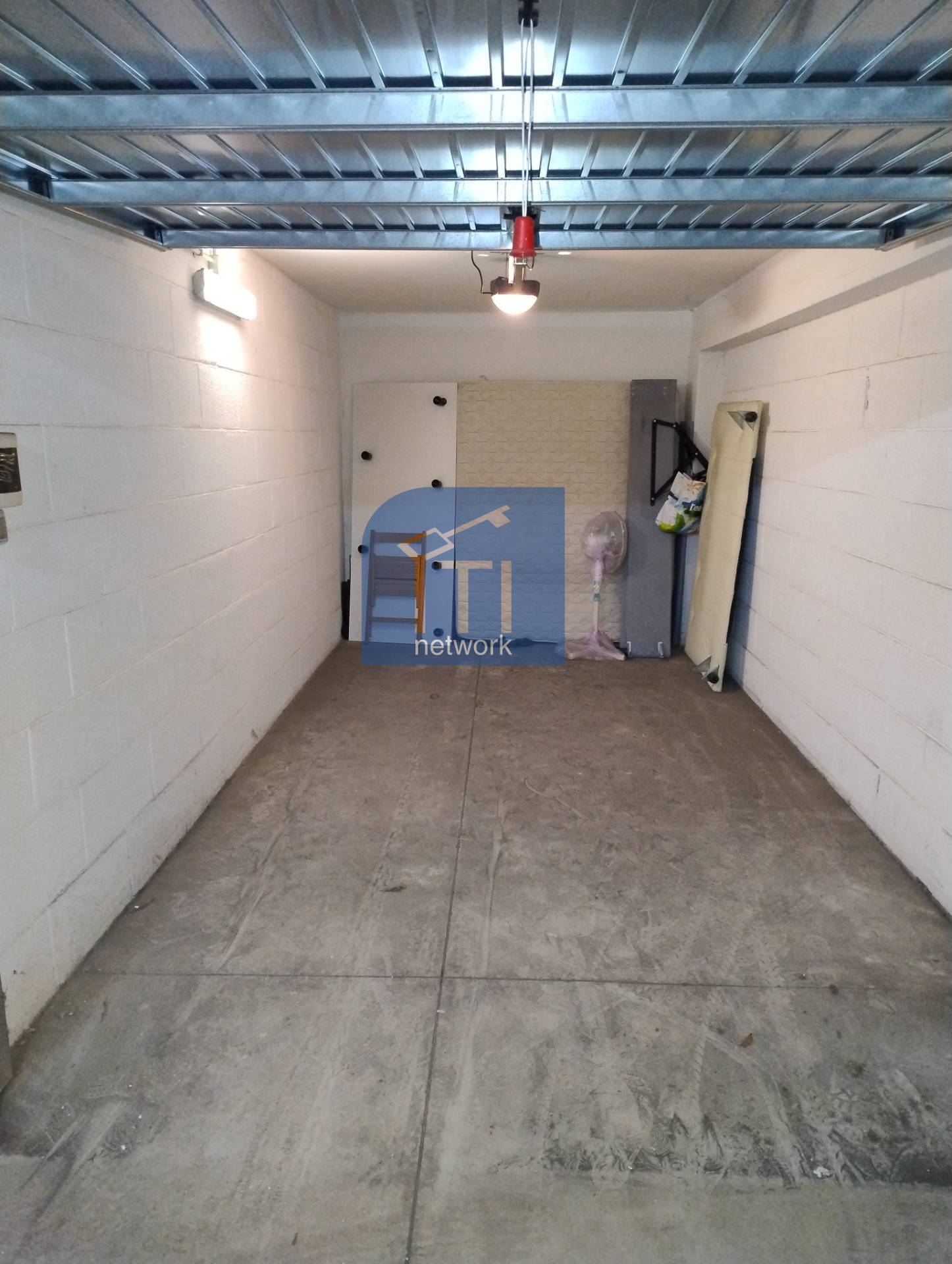 GARAGE/BOX in vendita a Roma, Ardeatino/Colombo/Garbatella