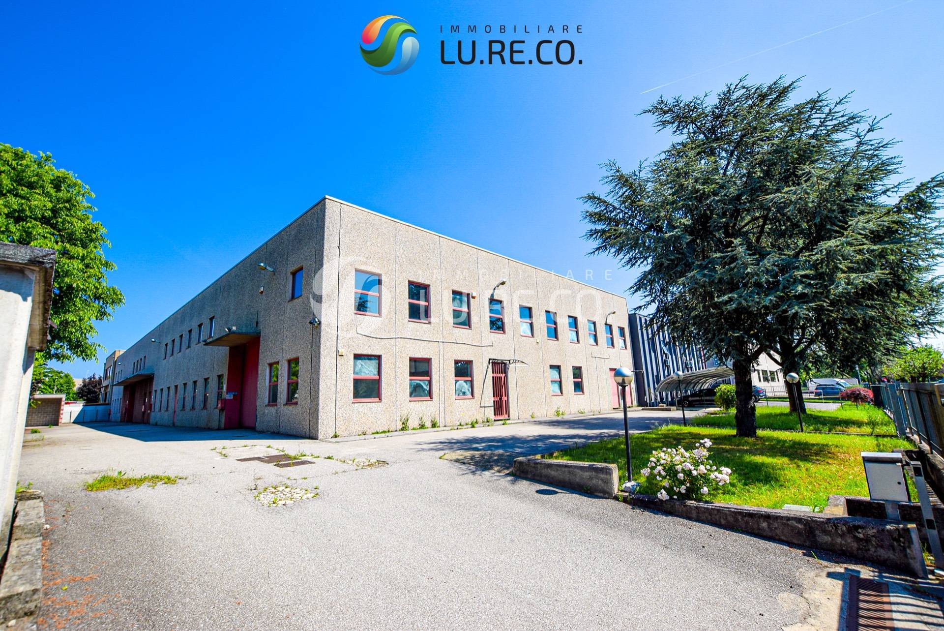 Capannone in vendita a Biassono