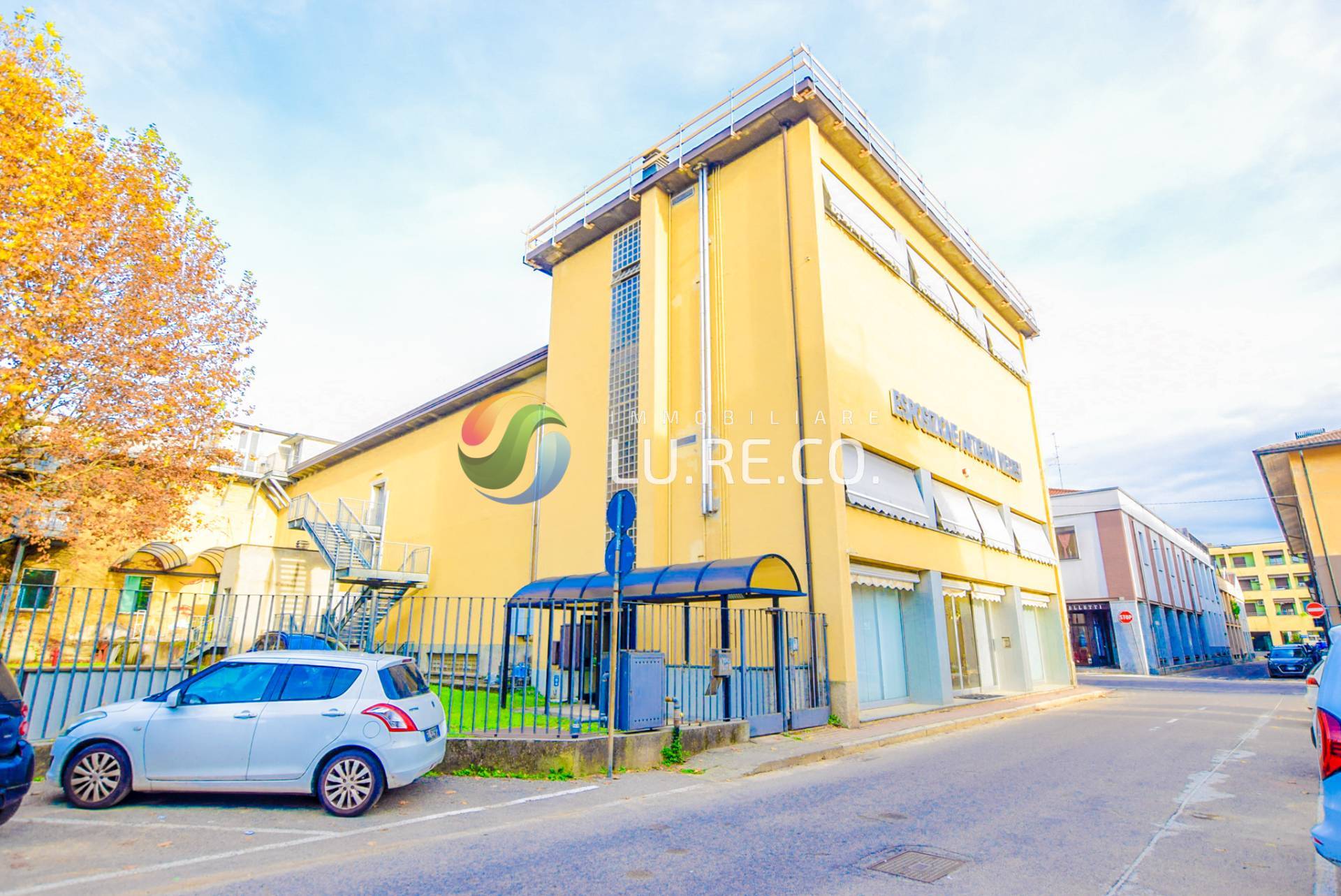 Locale commerciale in vendita a Meda