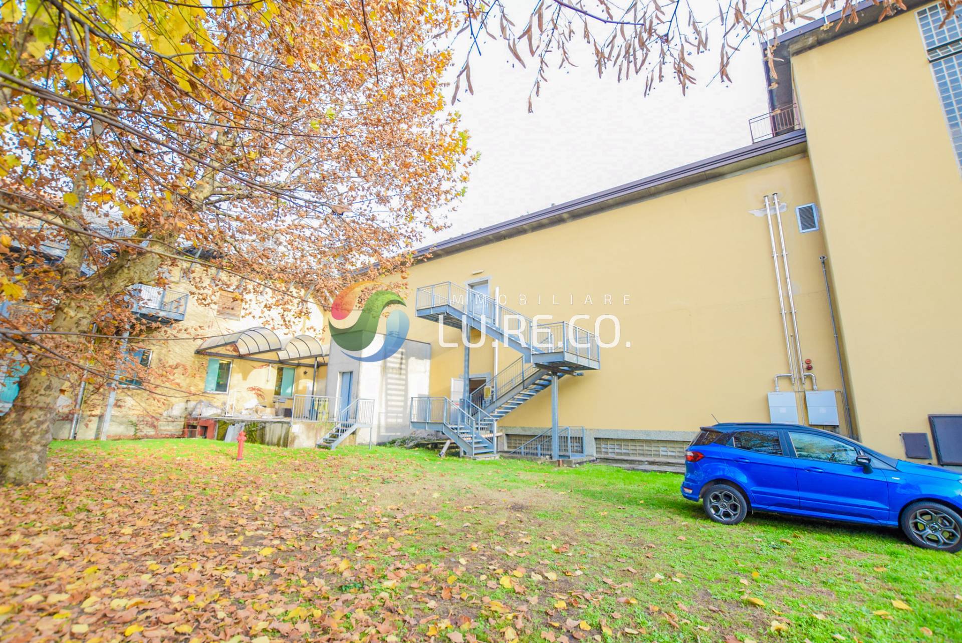 Locale commerciale in vendita a Meda