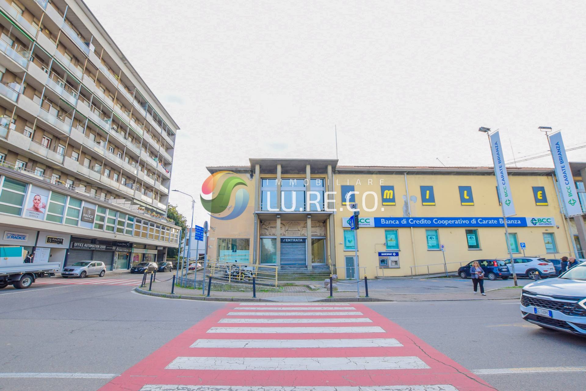 Locale commerciale in vendita a Meda