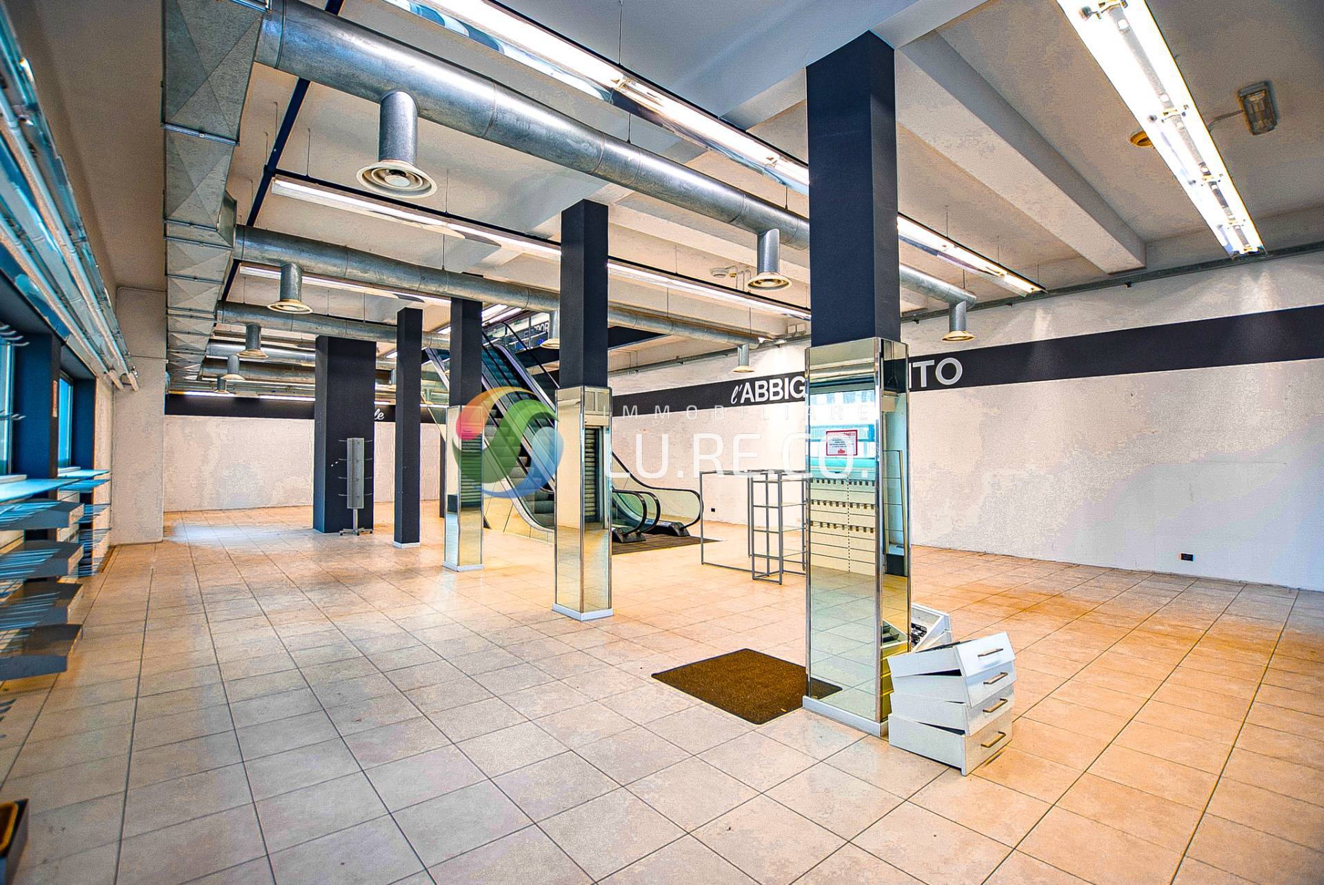 Locale commerciale in vendita a Meda