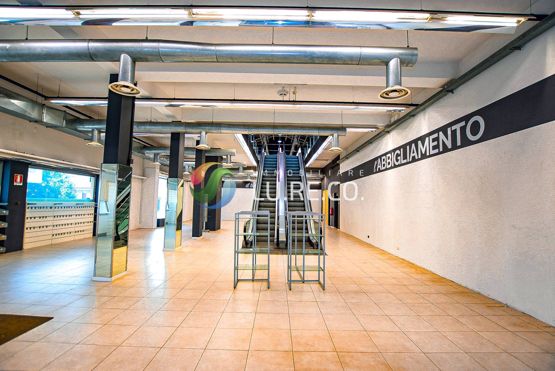 Locale commerciale in vendita a Meda